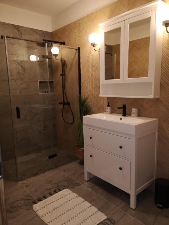 Lovro Luxury Apartment With Jacuzzi And Terrace Sea View Sali Eksteriør billede